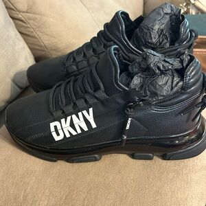 DKNY BLACK SNEAKERS NWOT